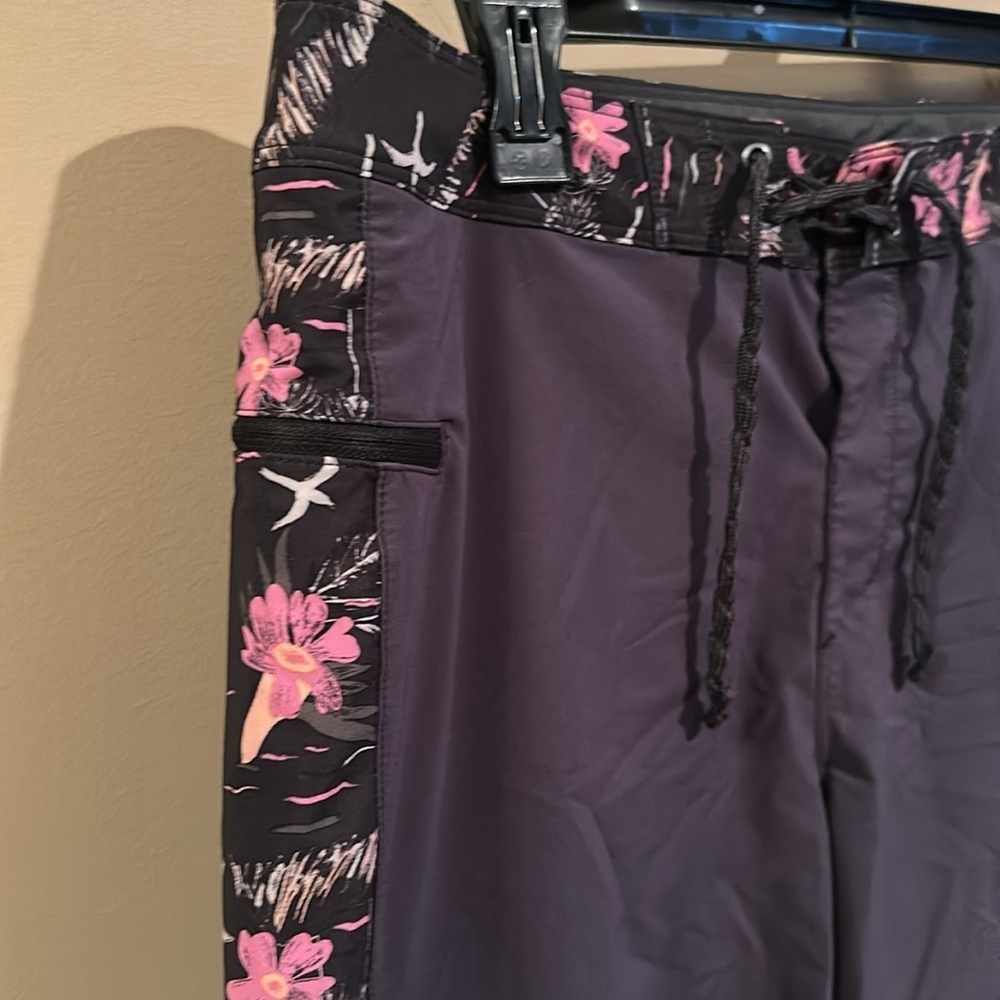 Patagonia Men's Hydropeak SP Boardshorts - 19"
Ink Black w/Faria Multi HZ - Picture 3 of 5